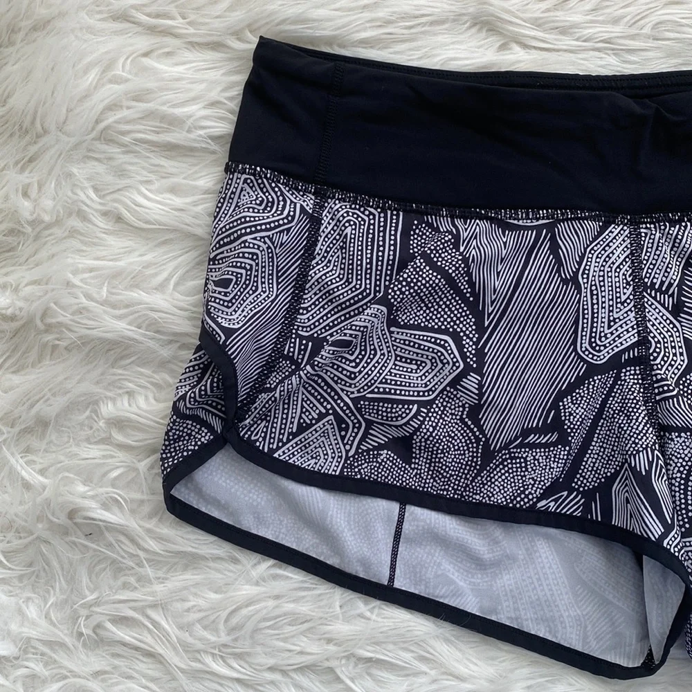 Lululemon | Speed Short Dottie Tribe